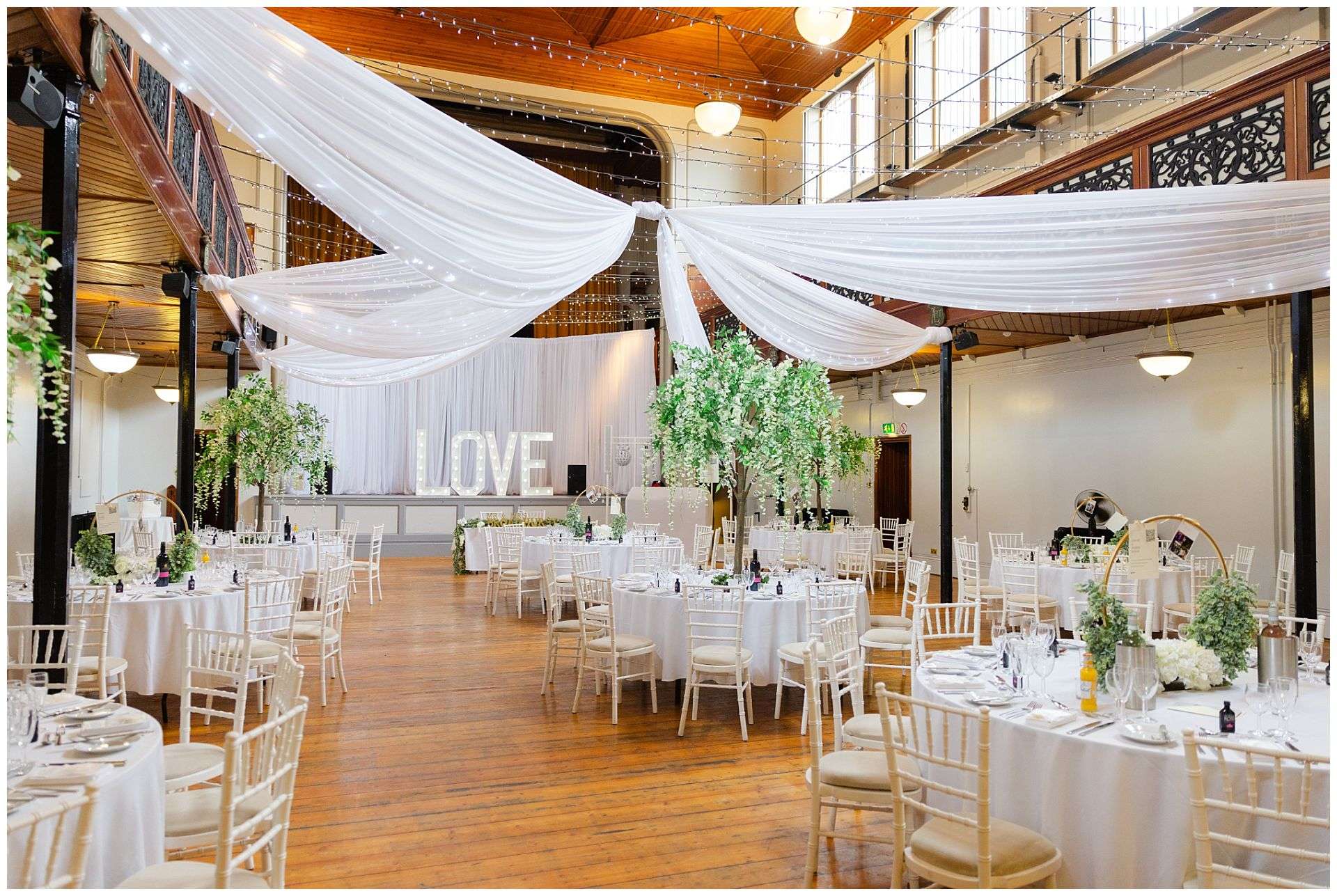 Salomons Estate wedding by Louisa Dettmer Photography