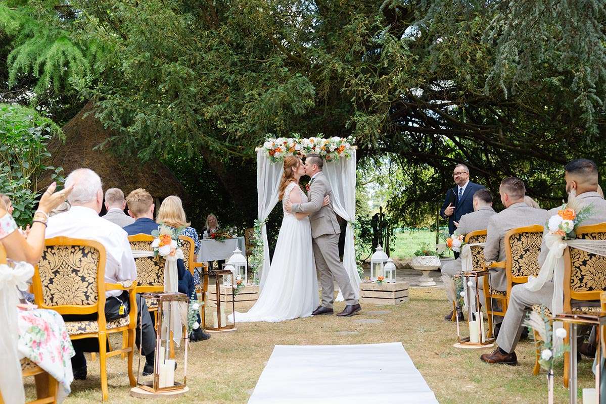 Hempstead House wedding by Louisa Dettmer Photography