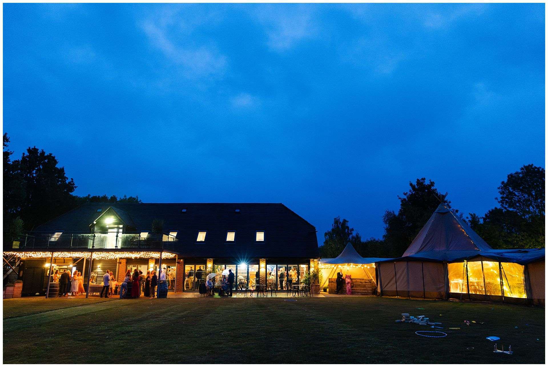 The Gardens wedding by Louisa Dettmer Photography